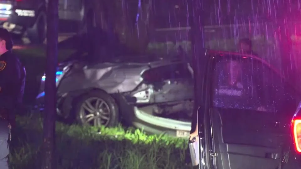 Houston South Loop 610 Crash: Driver Dies After Vehicle Loses Control